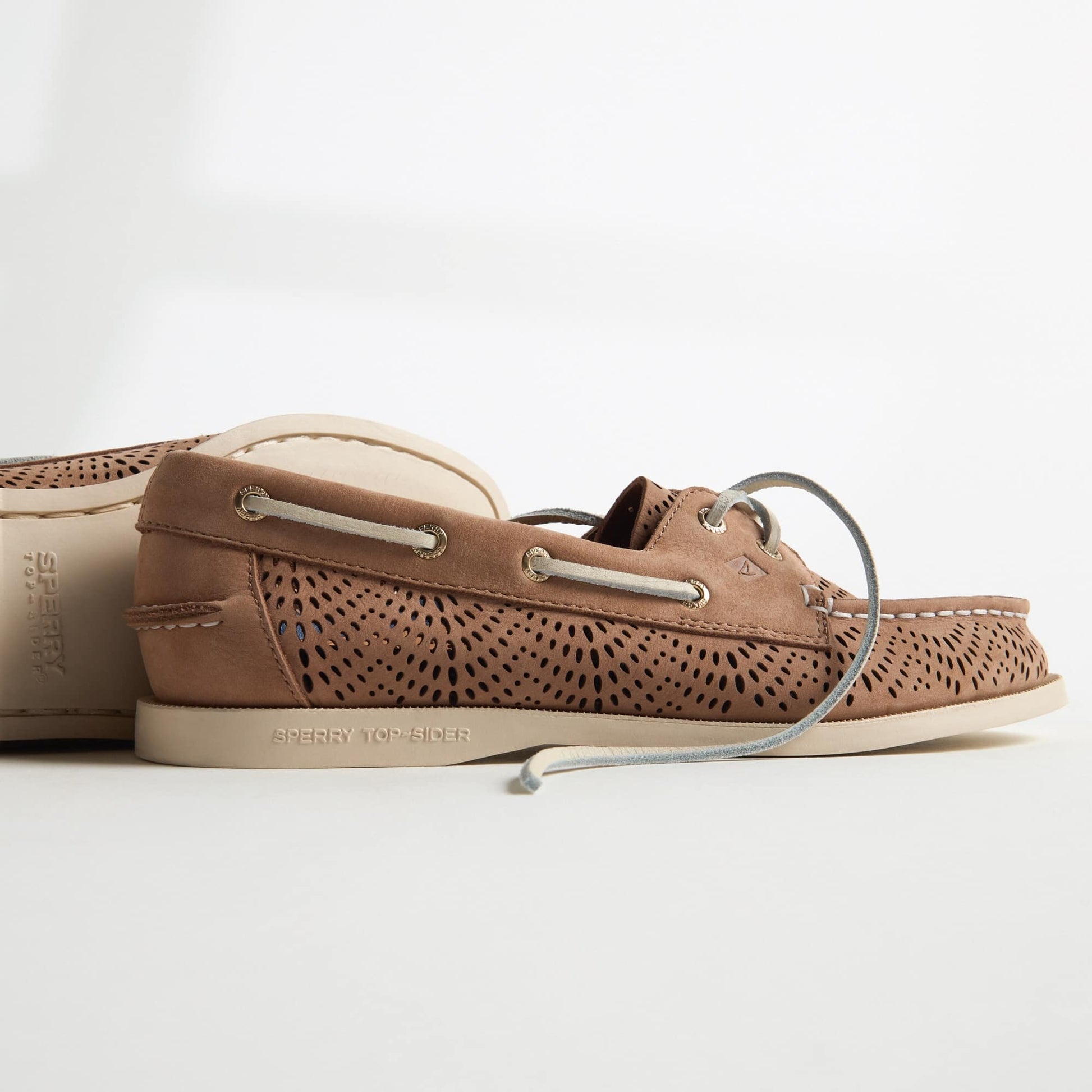 Support produit pour Chaussures bateau perforées à 2 œillets Authentic Original™