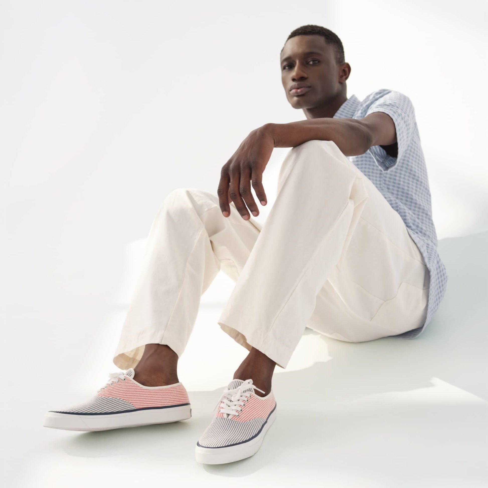 Support produit pour Baskets CVO rayées