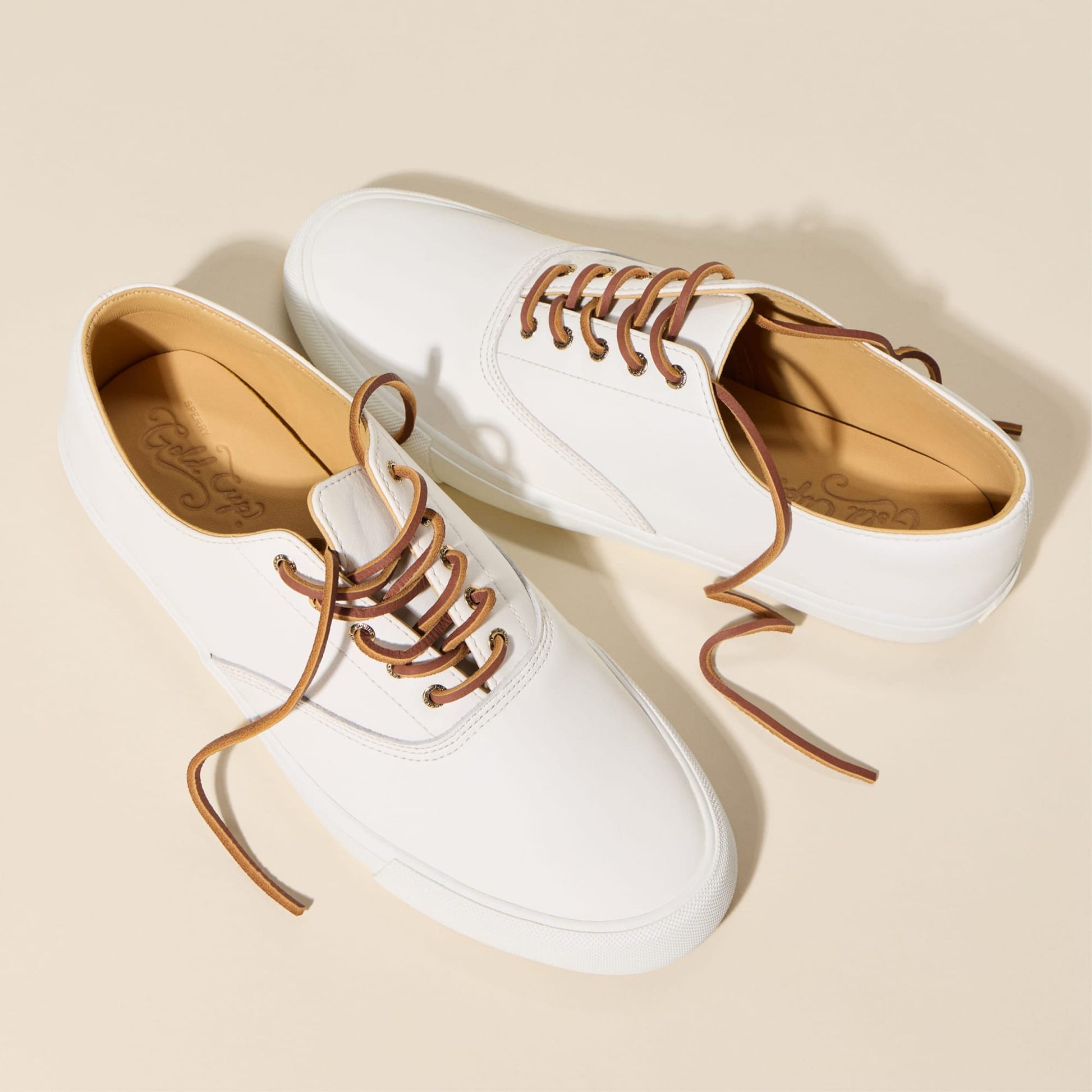 Support produit pour Baskets Gold Cup™ CVO